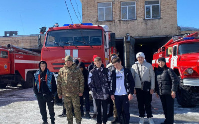 Студенттер Алтай ауданындағы колледждің өрт сөндіру бөліміне экскурсияға барды