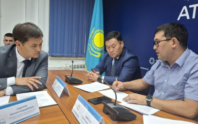 В Актобе обсудили пути решения проблем на КПП «Жайсан»: бизнес требует упорядочить систему проезда и поддержать отечественных перевозчиков